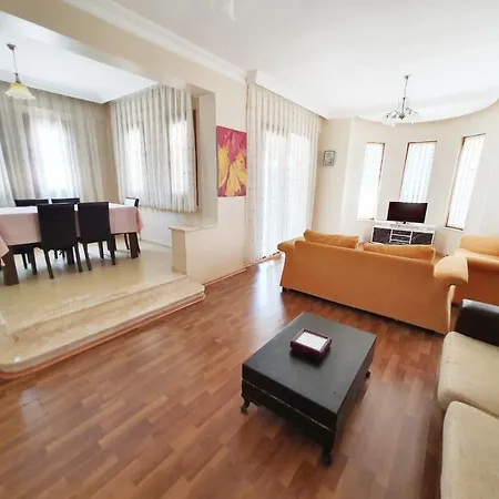 Villa Huzur Villa , 4 Yatak Odali , 8 Kisilik , Muestakil Villa, Oezel Havuzlu