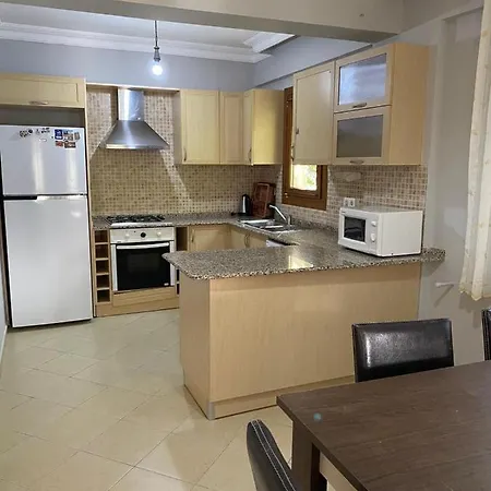 Villa Huzur Villa , 4 Yatak Odali , 8 Kisilik , Muestakil Villa, Oezel Havuzlu