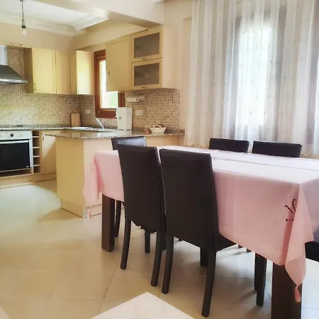Huzur Villa , 4 Yatak Odali , 8 Kisilik , Muestakil Villa, Oezel Havuzlu 빌라