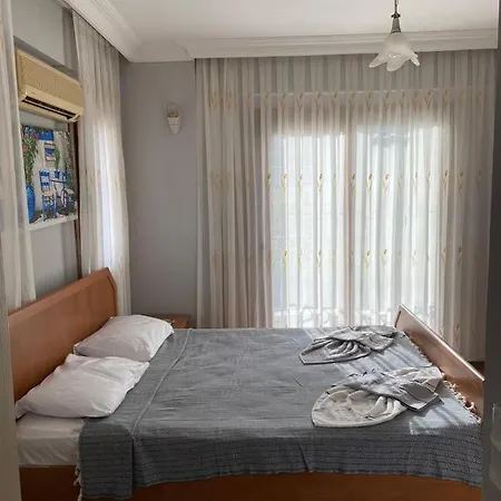Huzur Villa , 4 Yatak Odali , 8 Kisilik , Muestakil Villa, Oezel Havuzlu Villa *