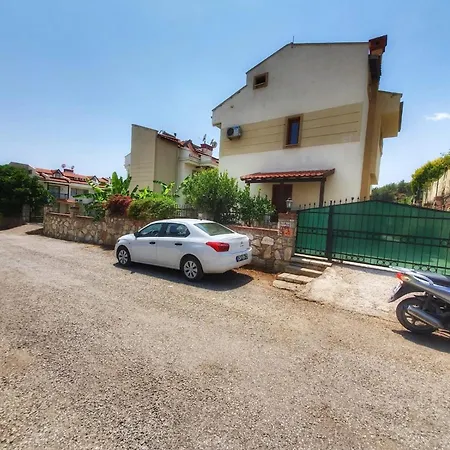 빌라 Huzur Villa , 4 Yatak Odali , 8 Kisilik , Muestakil Villa, Oezel Havuzlu