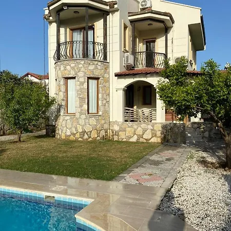빌라 Huzur Villa , 4 Yatak Odali , 8 Kisilik , Muestakil Villa, Oezel Havuzlu *