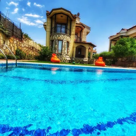 Huzur Villa , 4 Yatak Odali , 8 Kisilik , Muestakil Villa, Oezel Havuzlu *