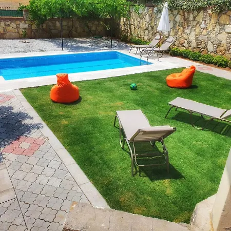 Villa Huzur Villa , 4 Yatak Odali , 8 Kisilik , Muestakil Villa, Oezel Havuzlu *