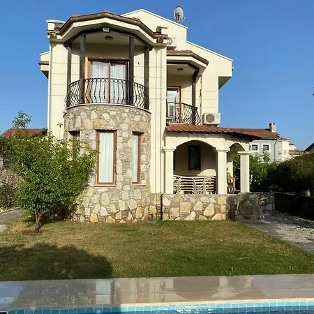 Huzur Villa , 4 Yatak Odali , 8 Kisilik , Muestakil Villa, Oezel Havuzlu Fethiye