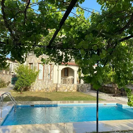 Huzur Villa , 4 Yatak Odali , 8 Kisilik , Muestakil Villa, Oezel Havuzlu *